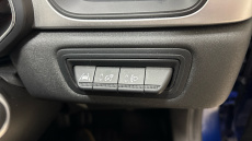 Renault Captur 1.3 TCE 140 Iconic 5dr EDC Petrol Hatchback